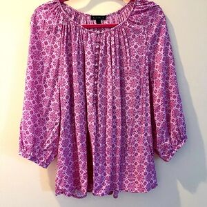 Willi Smith,size 1X, Pink Blouse. Looks great with dress pants, skirt, or jeans.